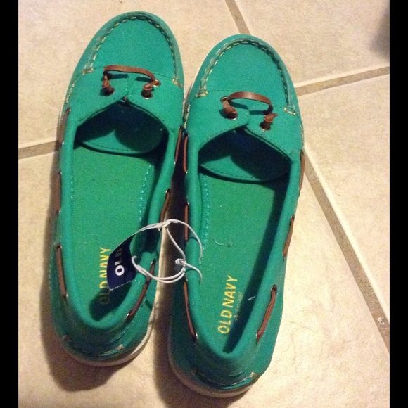 New old navy shoes - Picture 2 of 3