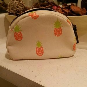 Cosmetic bag