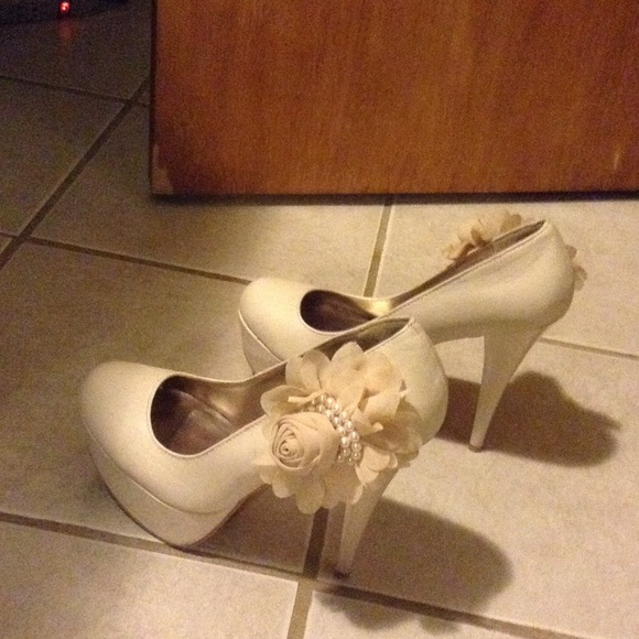 Heels - Picture 1 of 1