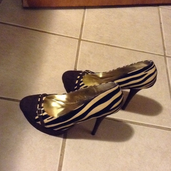 Heels - Picture 1 of 3