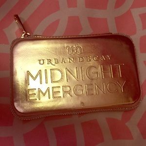 Urban Decay Midnight Emergency Palette