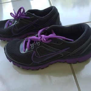 Nike Dual Fusion ST shoes