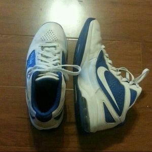 Nike unisex basketball shoes!