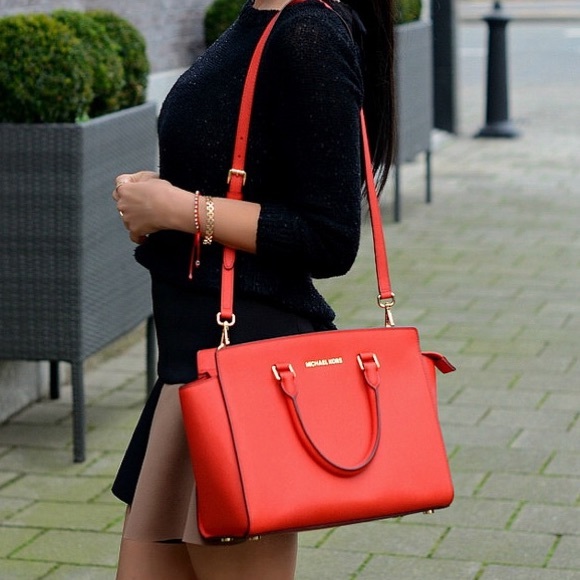 Red Selma Micheal Kors bag