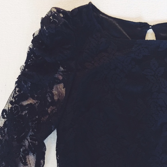 [8] Lacey Long Sleeved Dress w Keyhole Back - Picture 2 of 3