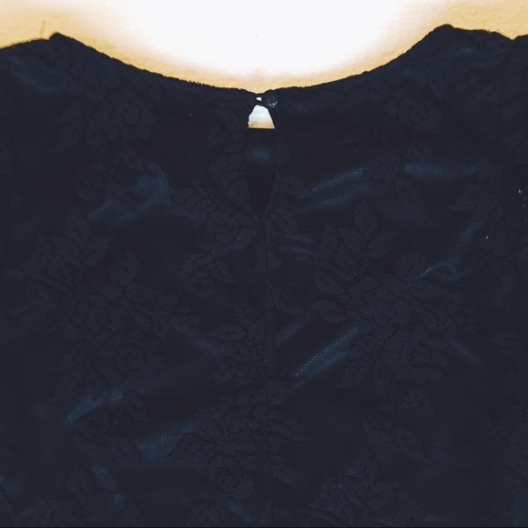 [8] Lacey Long Sleeved Dress w Keyhole Back - Picture 3 of 3