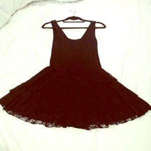 Adorable black dress / tiered lace on bottom
