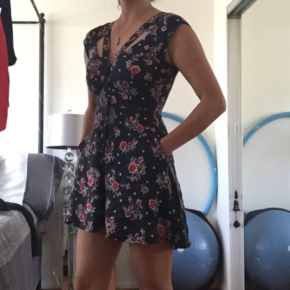 BNWT XS Urban Outfitters Navy Floral Flare Dress