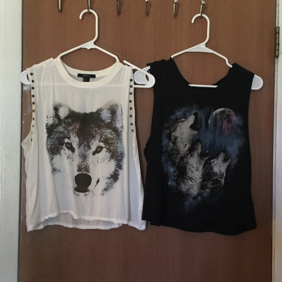 SOLD! Wolf tops bundle - Picture 1 of 4