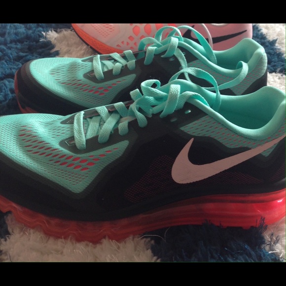 Nike Shoes - Nike air max