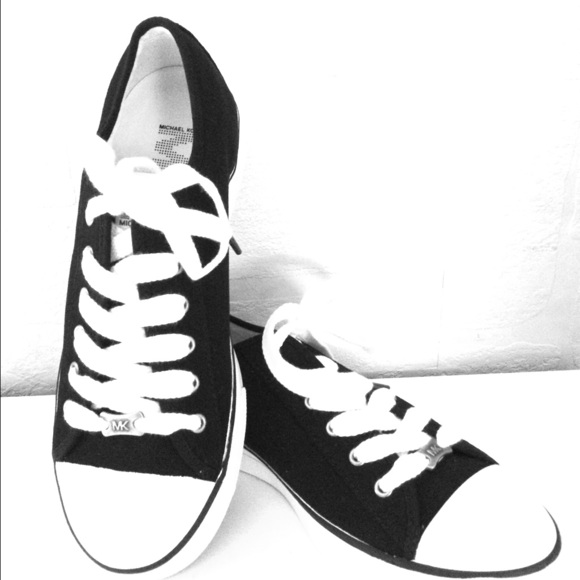 Michael Kors Kicks (Sneakers)