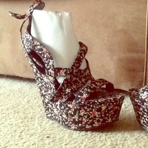Forever 21 Multi Floral booties