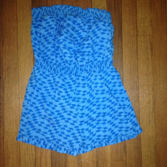 Triangle patterned romper