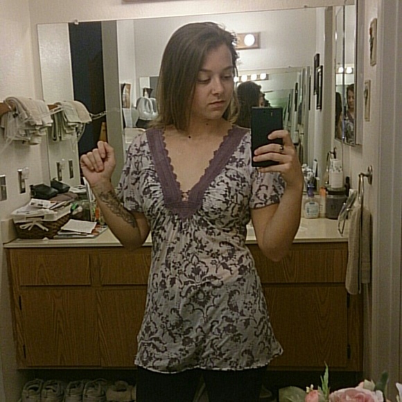 Purple light flowy blouse - Picture 1 of 3