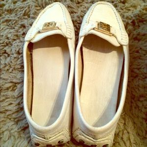 Authentic Tory burch loafers!