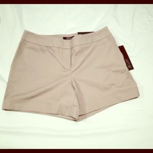 apt 9 khaki shorts / NWT / size 6