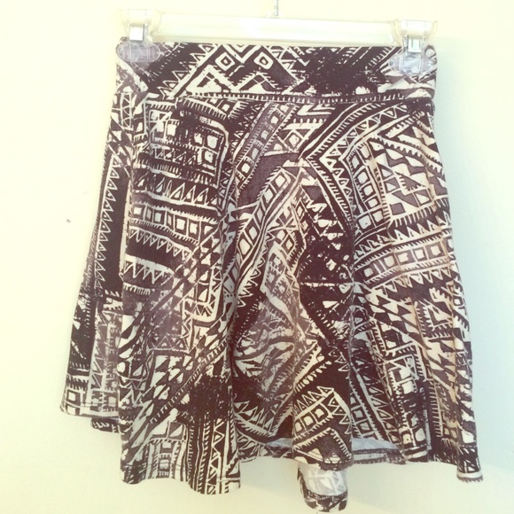 Skirt slightly high waisted