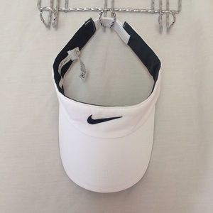 Nike Visor ⚠️On Hold⚠️