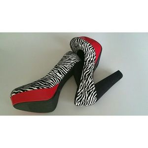 Red and Black Pumps by Bambo