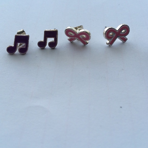 🛍 Set of Five Earrings - Picture 3 of 3