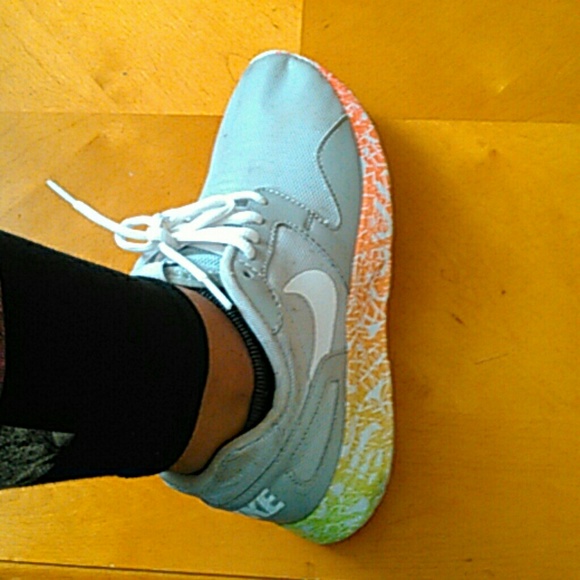 Nike shoes - Picture 2 of 2