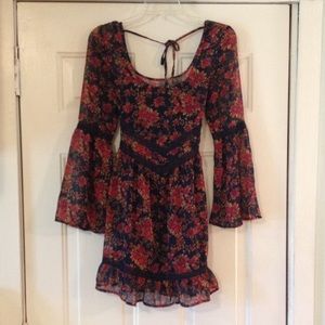 Bell sleeve floral baby doll dress #gypsy #boho