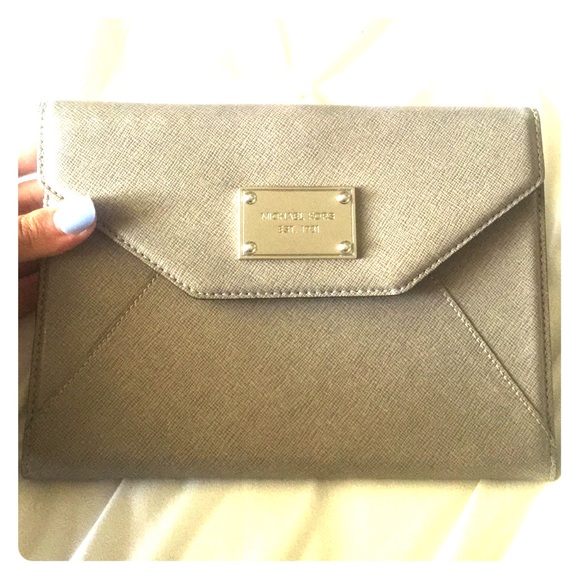 ❌SOLD❌Michael Kors clutch iPad mini