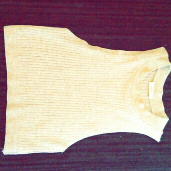 Beige crop top size Medium