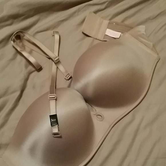 Nude VS Bra
