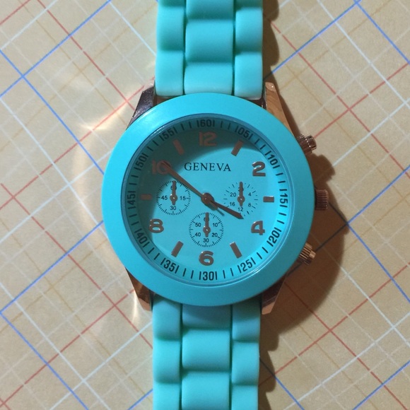 Mint Green Watch - Picture 4 of 4
