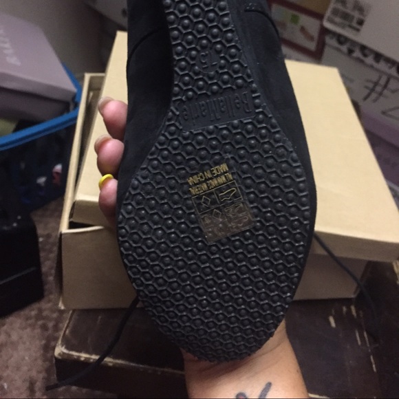 Heels - Picture 2 of 3