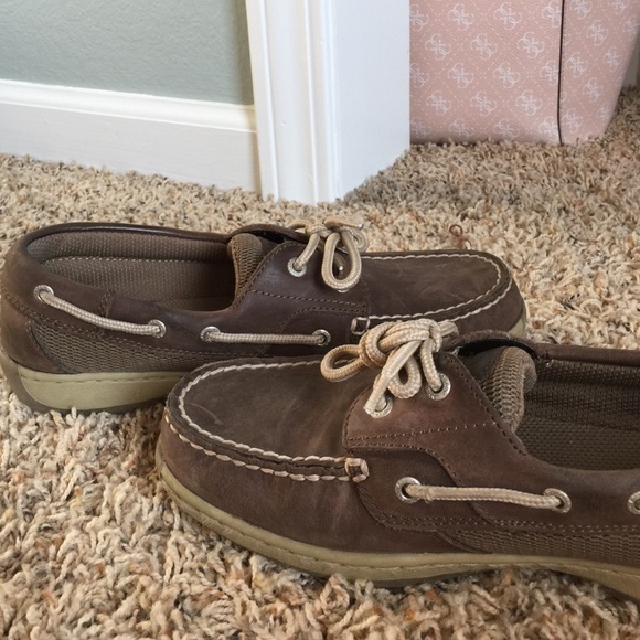 Comfy Eastland Shoes - Picture 3 of 3