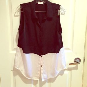 Dknyc Black and White button up