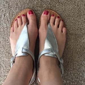 Used born silver sandals