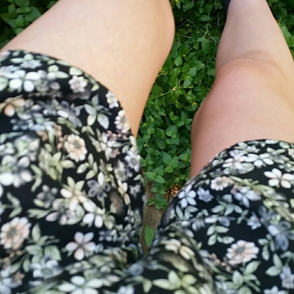 Floral Lace Up Jumper - Picture 2 of 3