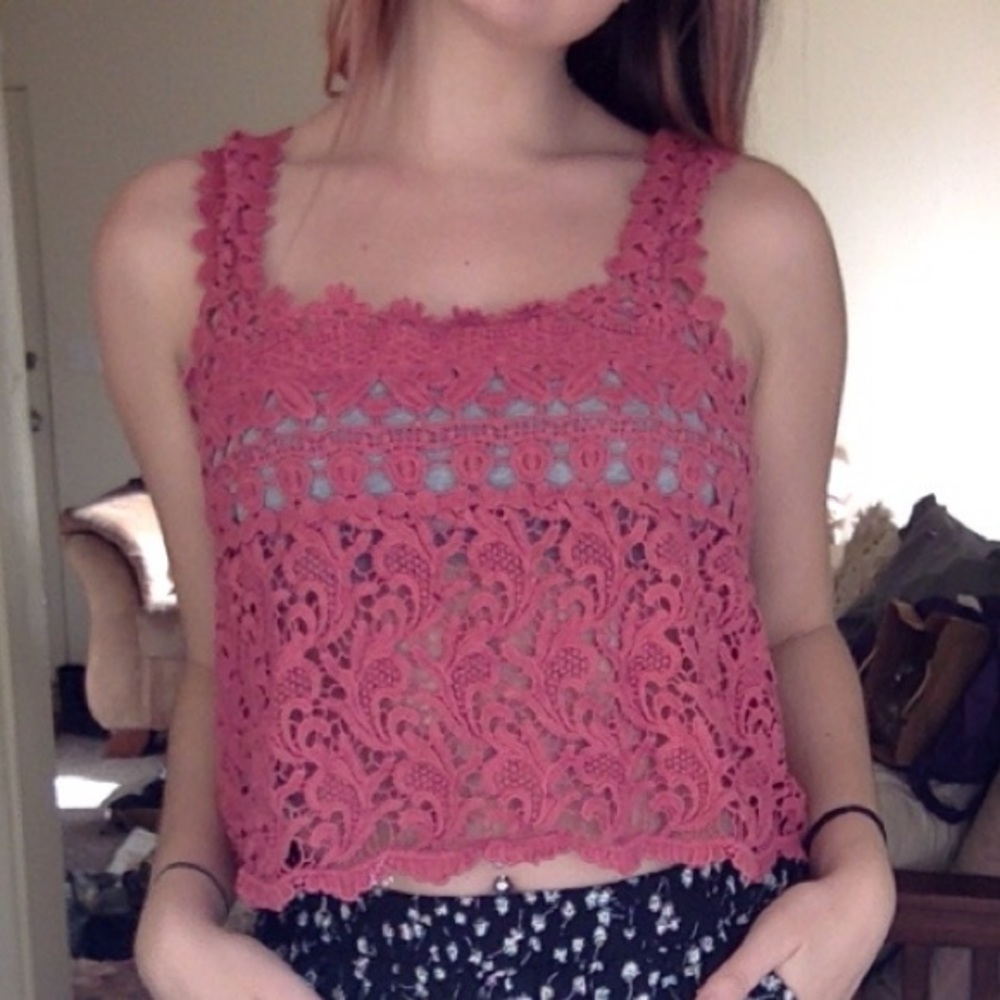 Crochet crop top from urban