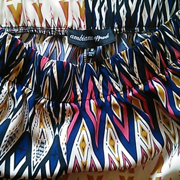 designed casual pants - Picture 2 of 2