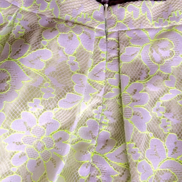 Romeo & Juliet Couture lace pleated skirt - Picture 2 of 2