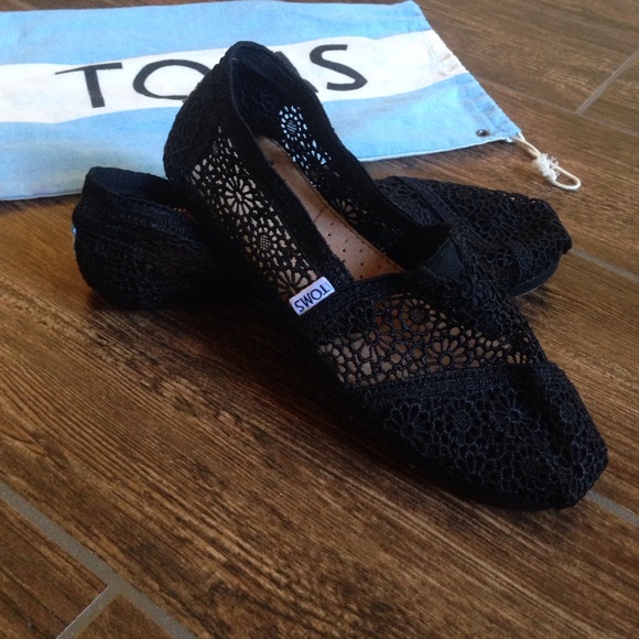 Size 8 TOMS. In perfect condition, only worn once.