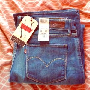 💜🆕Levi's Jeans💜