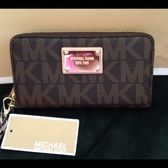 MICHAEL Michael Kors Clutches & Wallets - Michael Kors Multifunction Phone Wallet Case