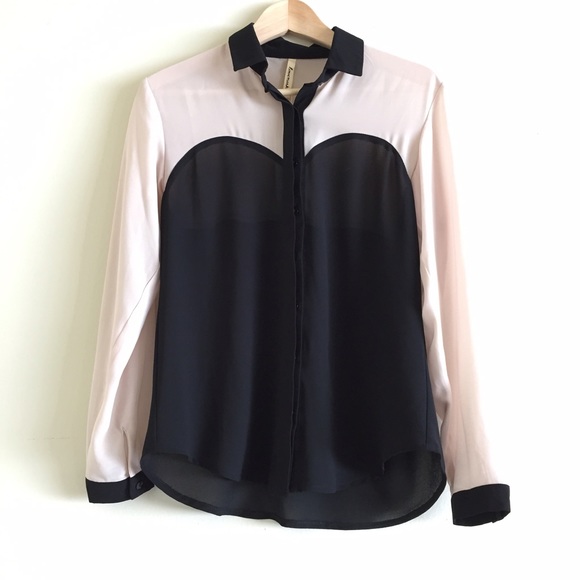 Sweetheart Block Button Down Blouse - Picture 2 of 4