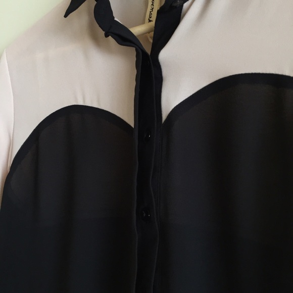 Sweetheart Block Button Down Blouse - Picture 3 of 4