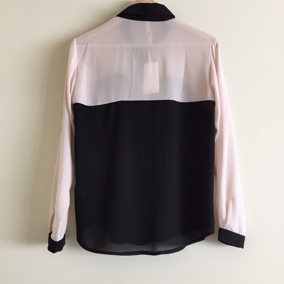 Sweetheart Block Button Down Blouse - Picture 4 of 4