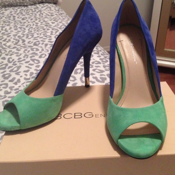 BCBGeneration Shoes - BCBG Izzie pumps size 9M