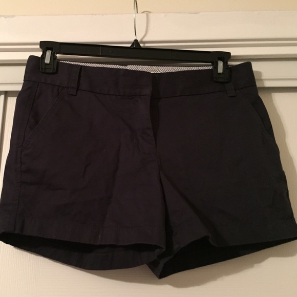 Super soft J Crew broke-in Chino shorts (navy)
