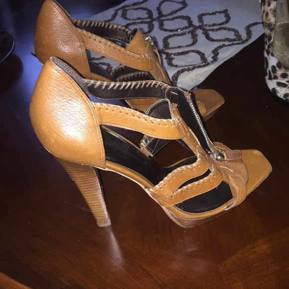 ❗️SOLD❗️Jessica Simpson high heel - Picture 2 of 3