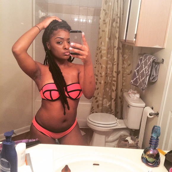 Triangl swim suit - Picture 2 of 3