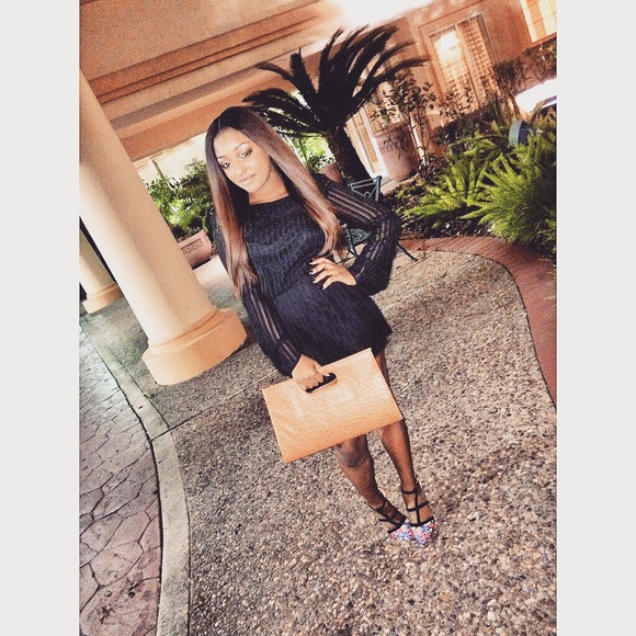 Classy All black Rumper - Picture 1 of 3