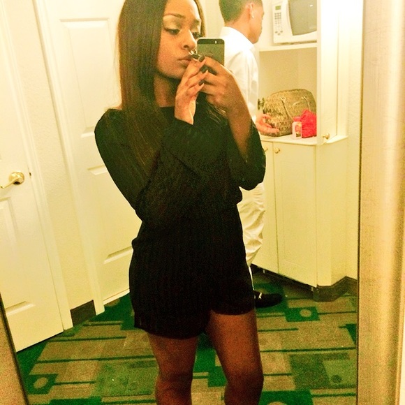 Classy All black Rumper - Picture 2 of 3